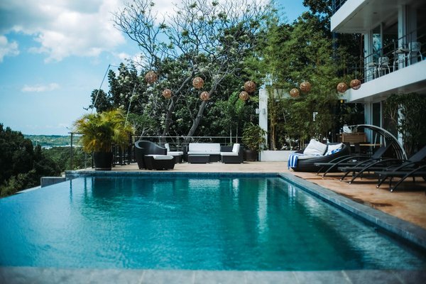 Le pH de votre piscine : pourquoi et comment le contrôler